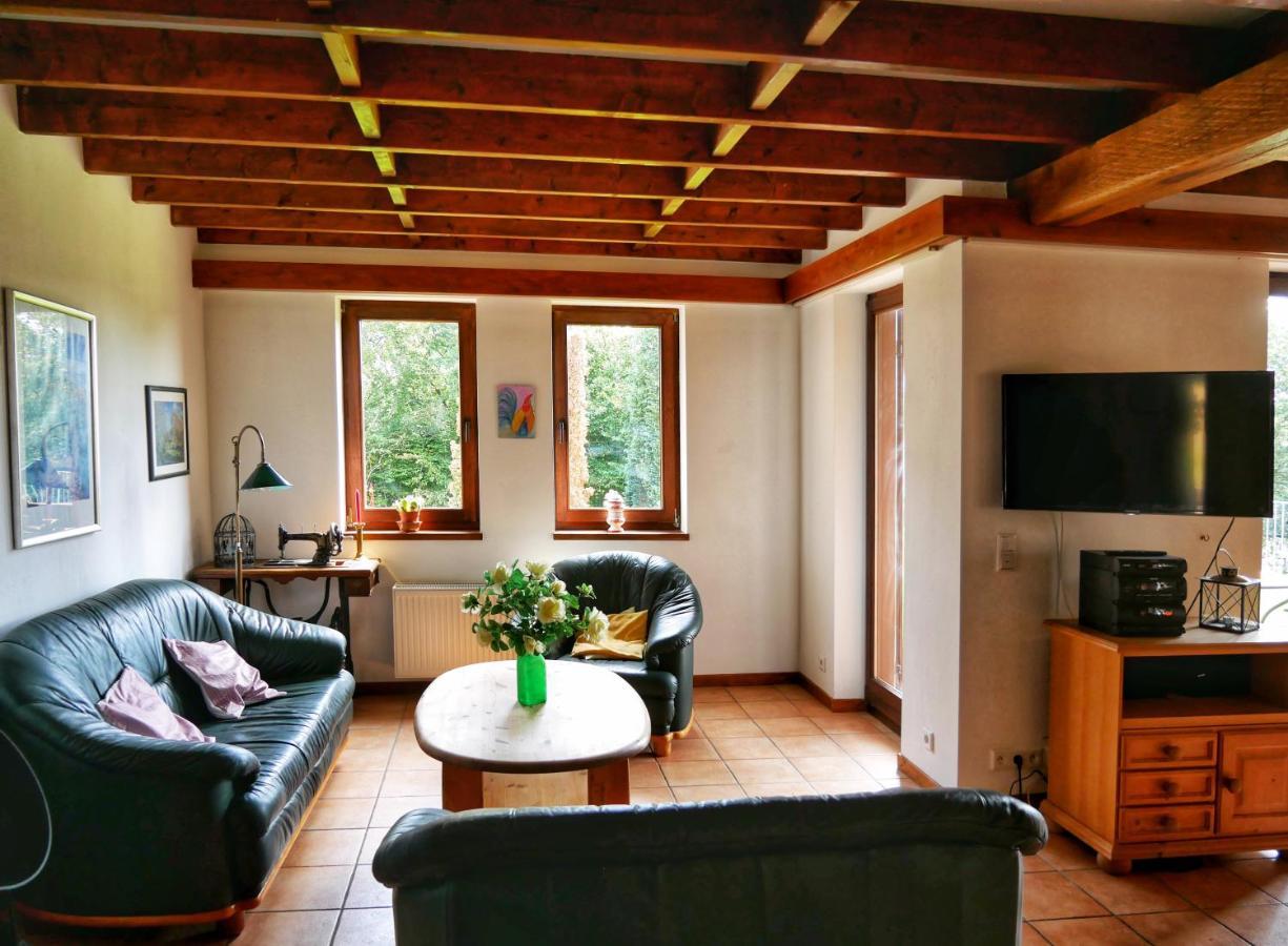 Landhaus Am See Von Robertville Waimes Exteriör bild